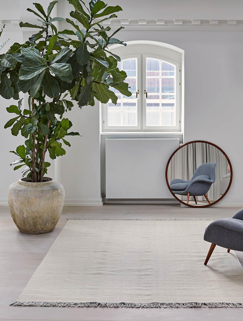 Chalk with fringes - Escape Kelim